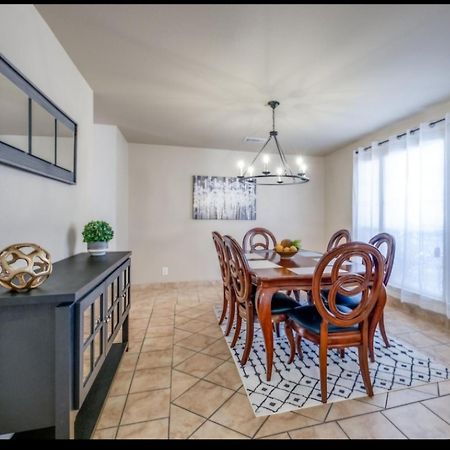 Entire House - Literally Across The Street From Sea World San Antonio Bagian luar foto